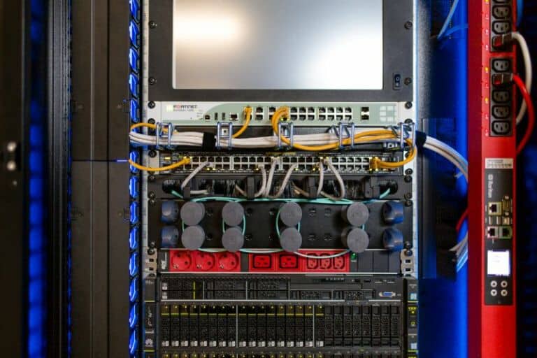 Mikro-Rechenzentrum-Serverschrank-IT-Infrastruktur