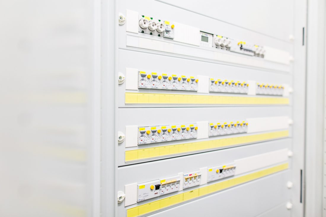 EPS-DE-Max-Aicher-Stromverteiler-FI-LS-Eaton-Serverraum