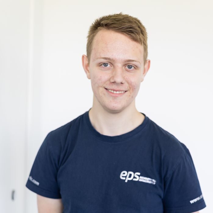 Here you can see Lukas Hahn, technician in training