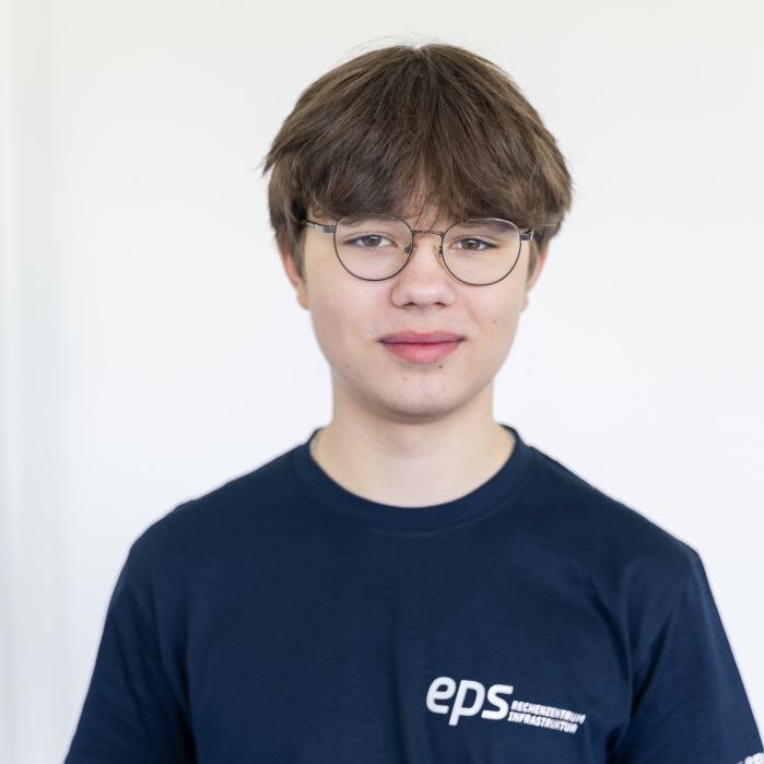 Yehor Skrypnychenko completes his apprenticeship as a technician at EPS