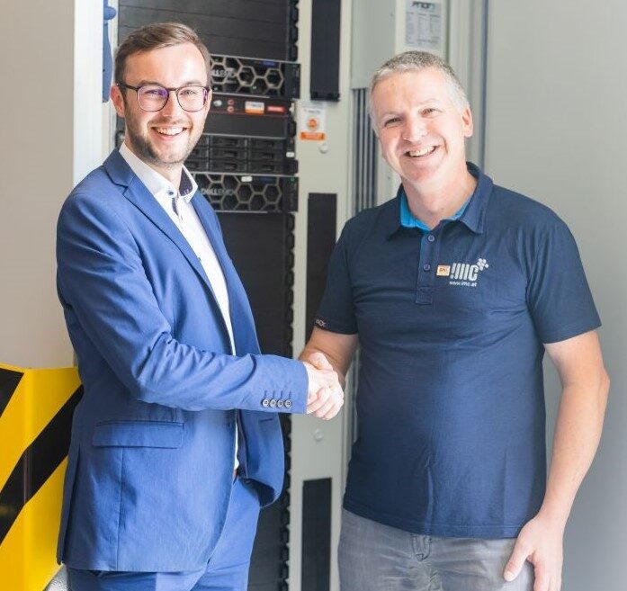 Kompakter Serverraum mit Michael Kainrath und Thomas Knapp