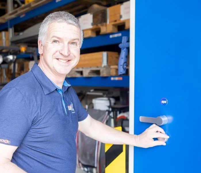 IT-SAFE Tuer von Serverraum